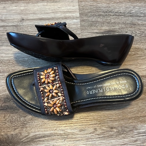 Platform Sandals - Picture 2 of 5